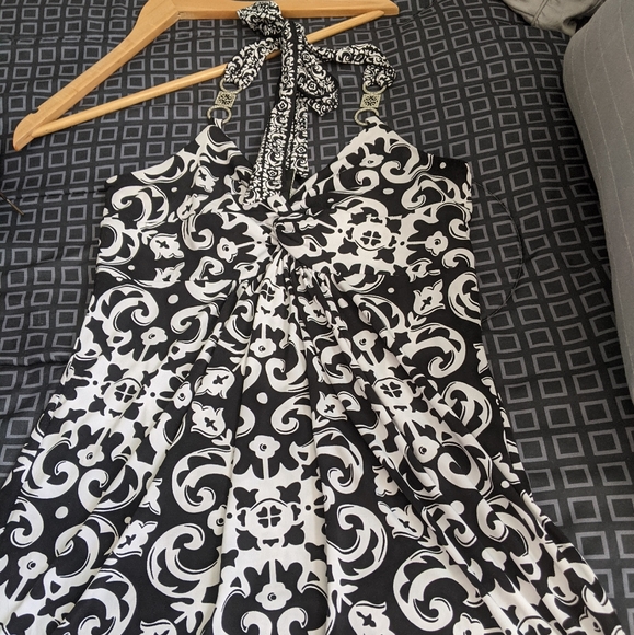 WHBM Halter Top - Picture 2 of 5